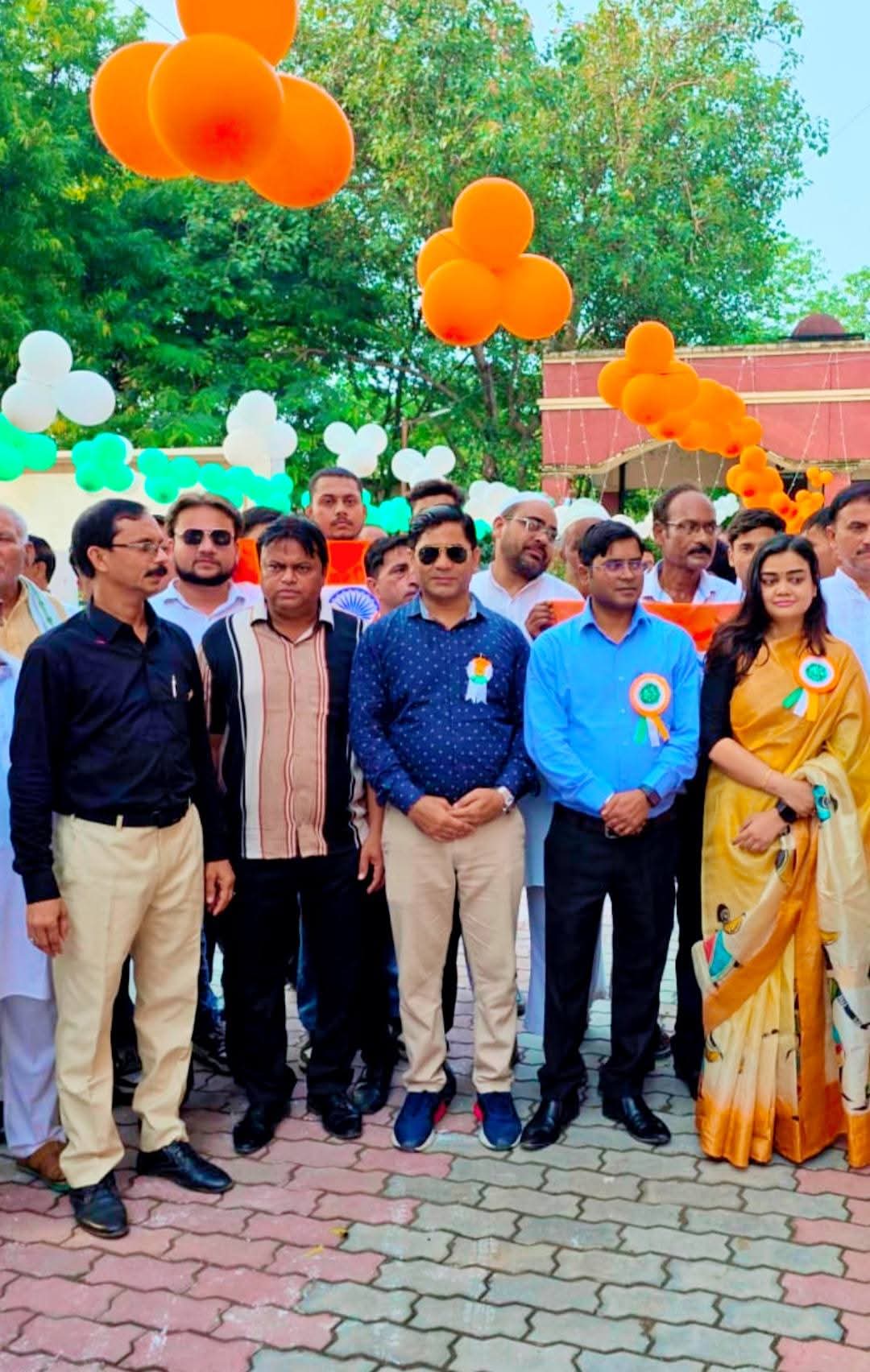 धूमधाम से मनाया गया स्वतंत्रता दिवस स्कूलों,कॉलेजों,व्यापारिक संस्थानों,सरकारी कार्यालयों आदि पर ध्वजारोहण किया गया,प्रभात फेरियां निकाली गई..